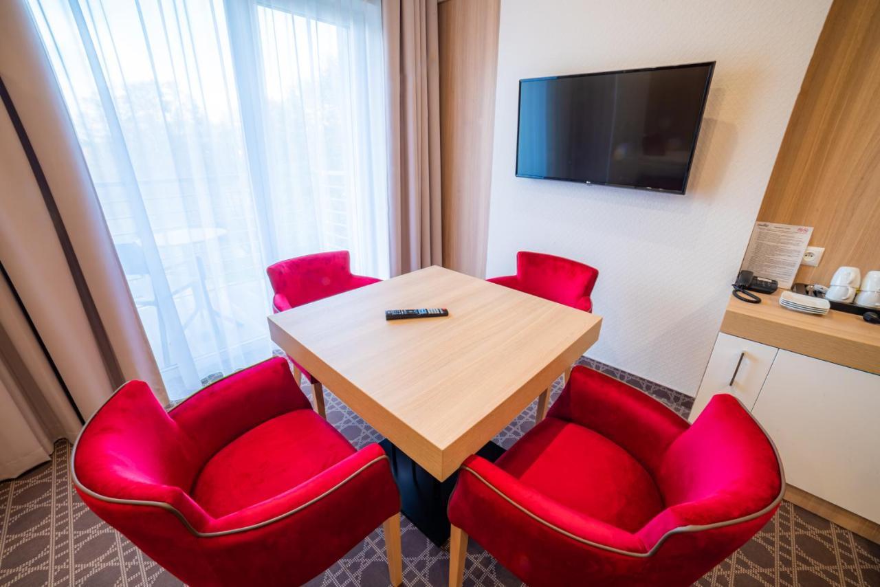 Hotel Nad Czernica Czarne  Extérieur photo